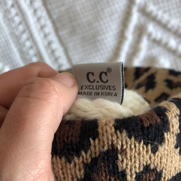 C.C Cheetah Band White Knit Winter Ponytail Headband - Picture 7 of 7